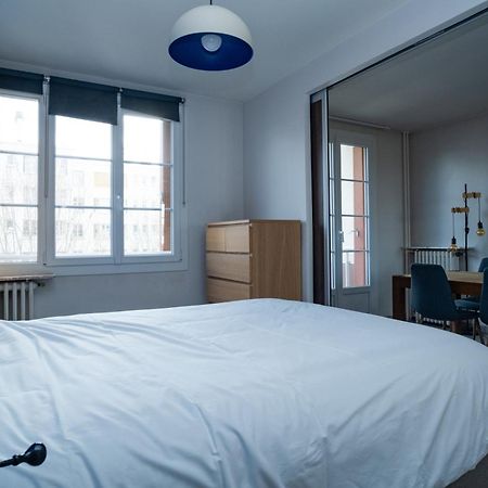 Joli T2 Proche Du Metro Avec Vue Tour Eiffel Apartment Issy-les-Moulineaux Ngoại thất bức ảnh